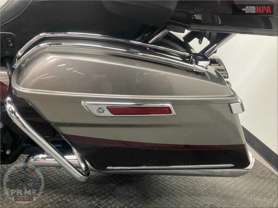 2015 Harley-Davidson FLHTKSE CVO ULTRA LIMITED — фото 14