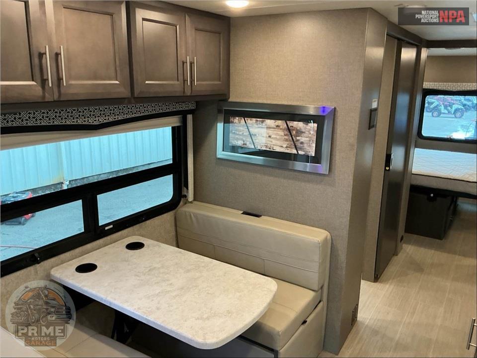 2022 Thor Motor Coach SV34 SUPER C F550 4WD - MAGNITUDE SERIES — фото 8