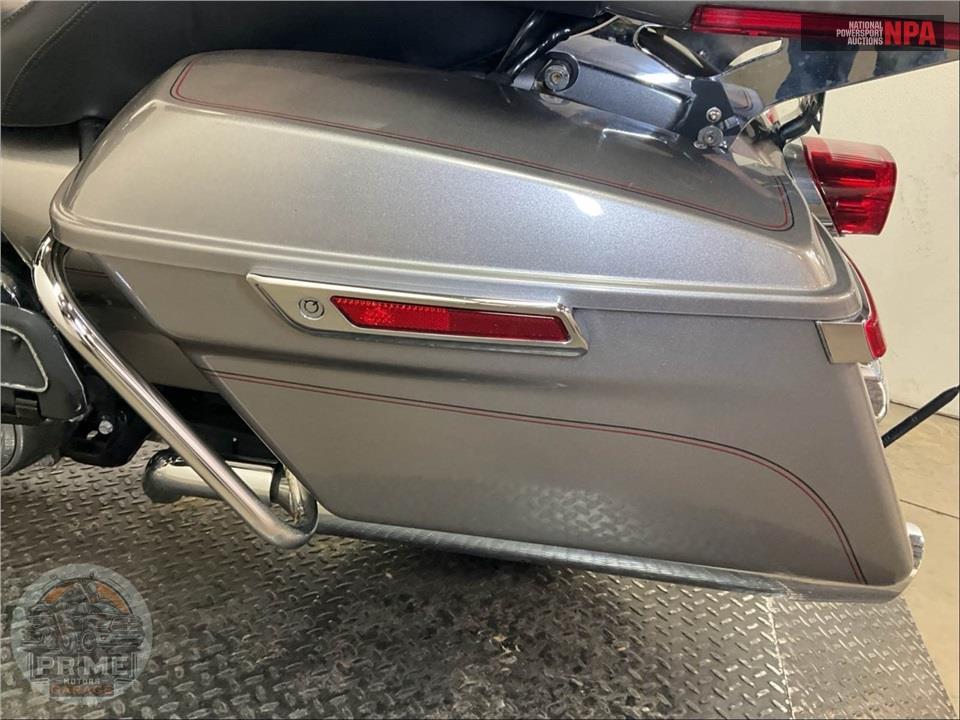 2017 Harley-Davidson FLHTCU ELECTRA GLIDE ULTRA CLASSIC — фото 21