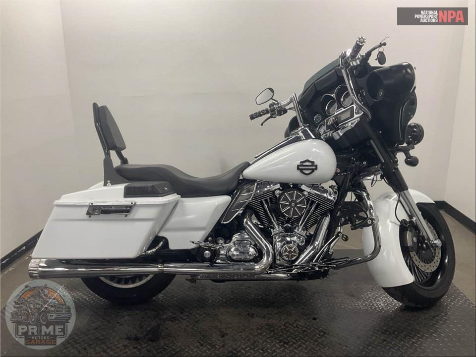 2010 Harley-Davidson FLHTCU ULTRA CLASSIC ELECTRA GLIDE — фото 1