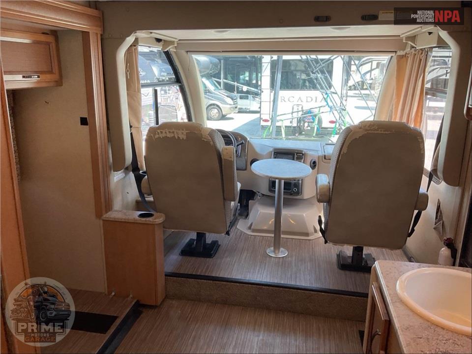 2017 Thor Motor Coach M-24.1 FORD - AXIS SERIES — фото 10