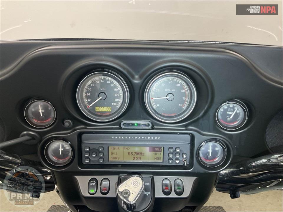 2011 Harley-Davidson FLHTCUTG TRIGLIDE UL CLSC — фото 5