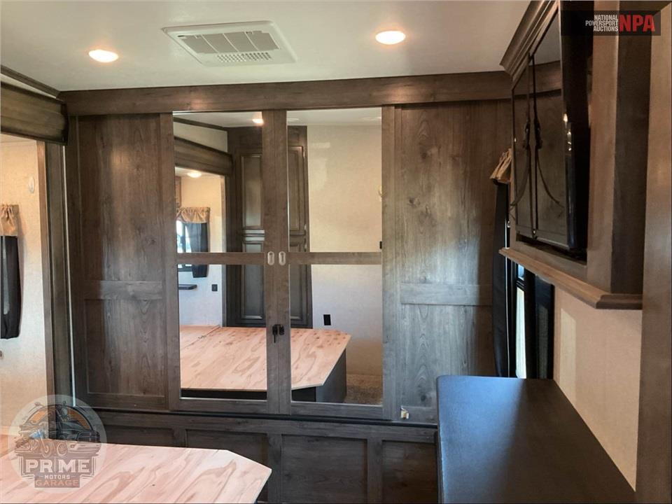 2018 Keystone Rv M-375 FL - MONTANA HIGH COUNTRY FIFTH WHEEL SERIES — фото 11