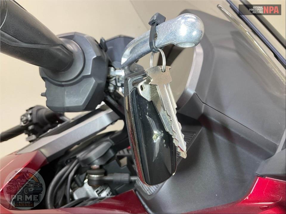 2018 Honda GL1800D GOLDWING TOUR DCT (RED) — фото 11