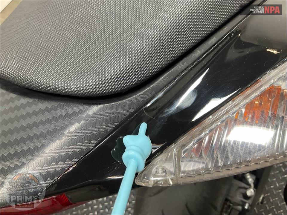 2011 Suzuki GSX-R750L1 — фото 16