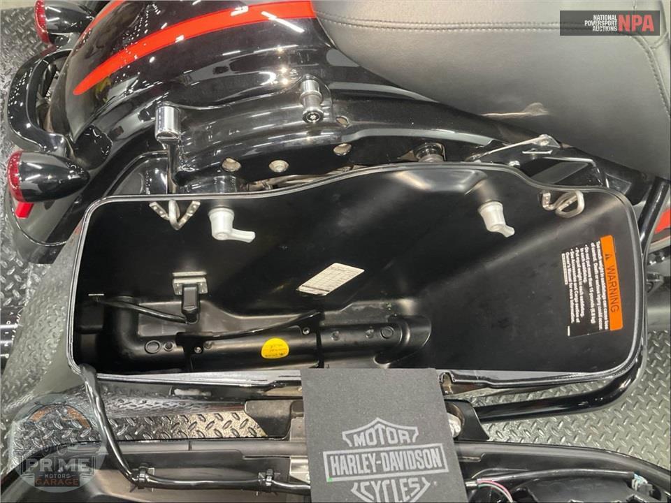2018 Harley-Davidson FLHXS STREET GLIDE SPECIAL — фото 21