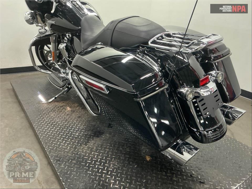 2023 Harley-Davidson FLHX STREET GLIDE — фото 17