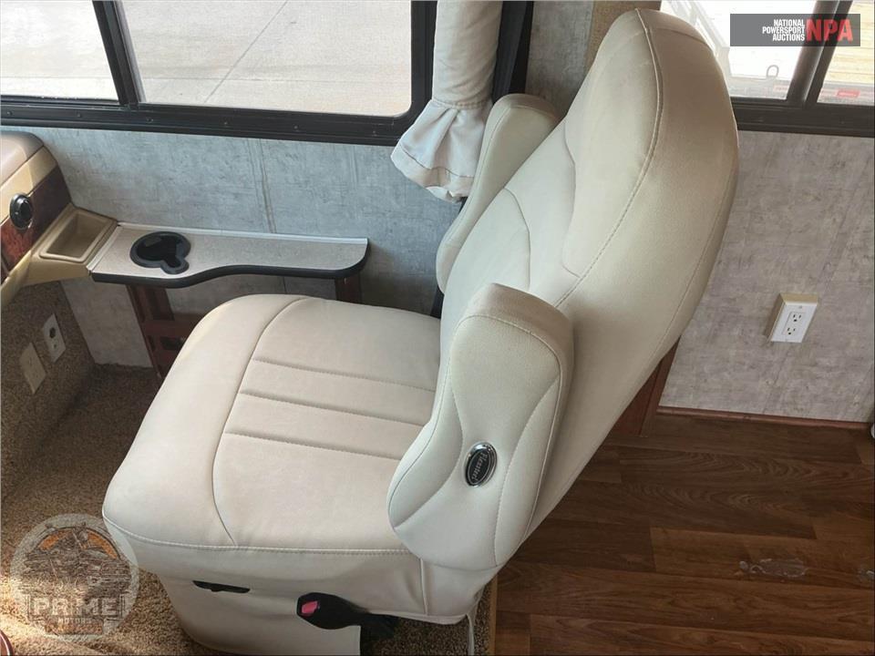 2008 Bounder M-35H FORD 362HP — фото 21