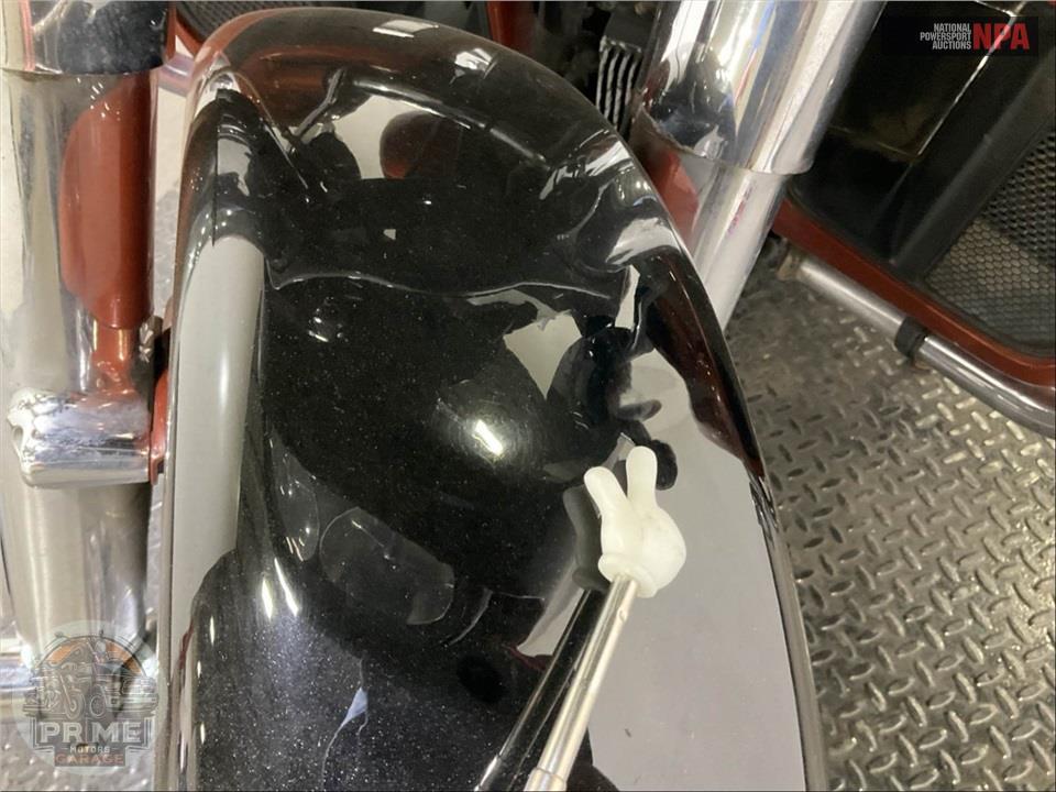 2015 Harley-Davidson FLTRUSE CVO ROAD GLIDE ULTRA — фото 19