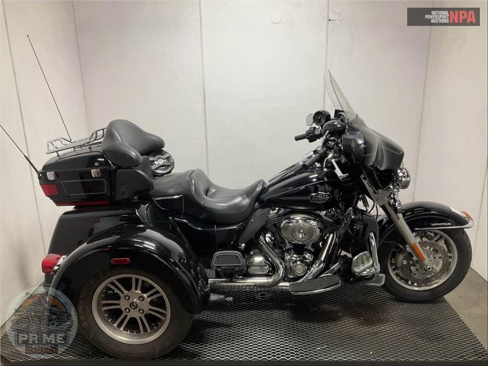 2013 HARLEY-DAVIDSON FLHTCUTG TRIGLIDE UL CLSC