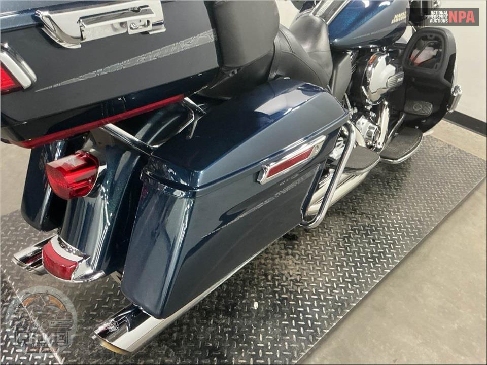 2016 Harley-Davidson FLHTK ELECTRA GLIDE ULTRA LIMITED — фото 21