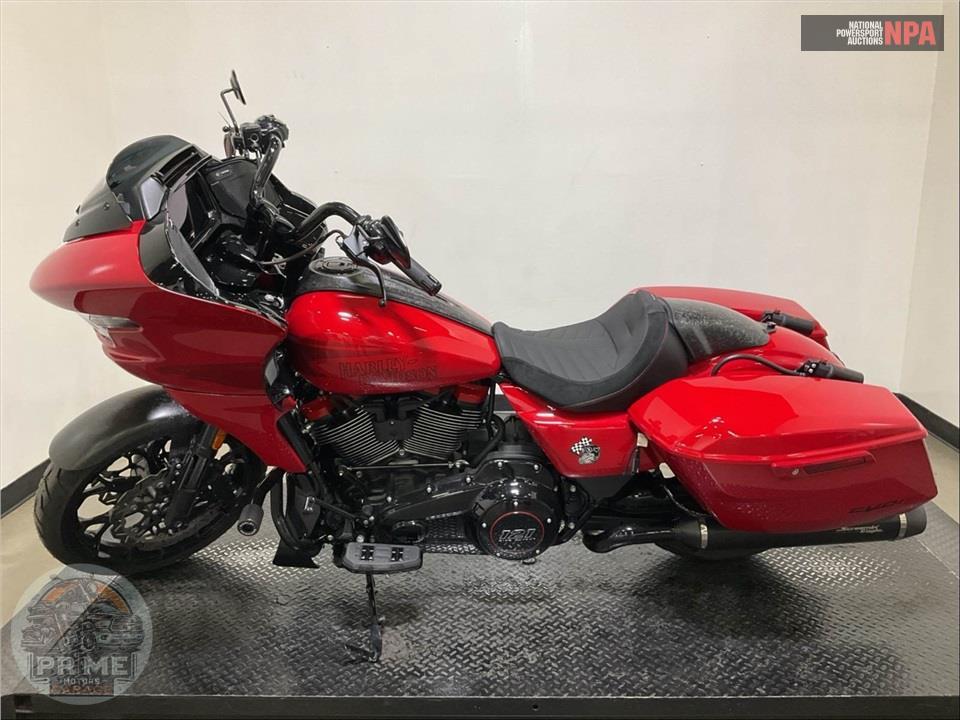 2025 Harley-Davidson FLTRXSTSE CVO ROAD GLIDE ST — фото 3