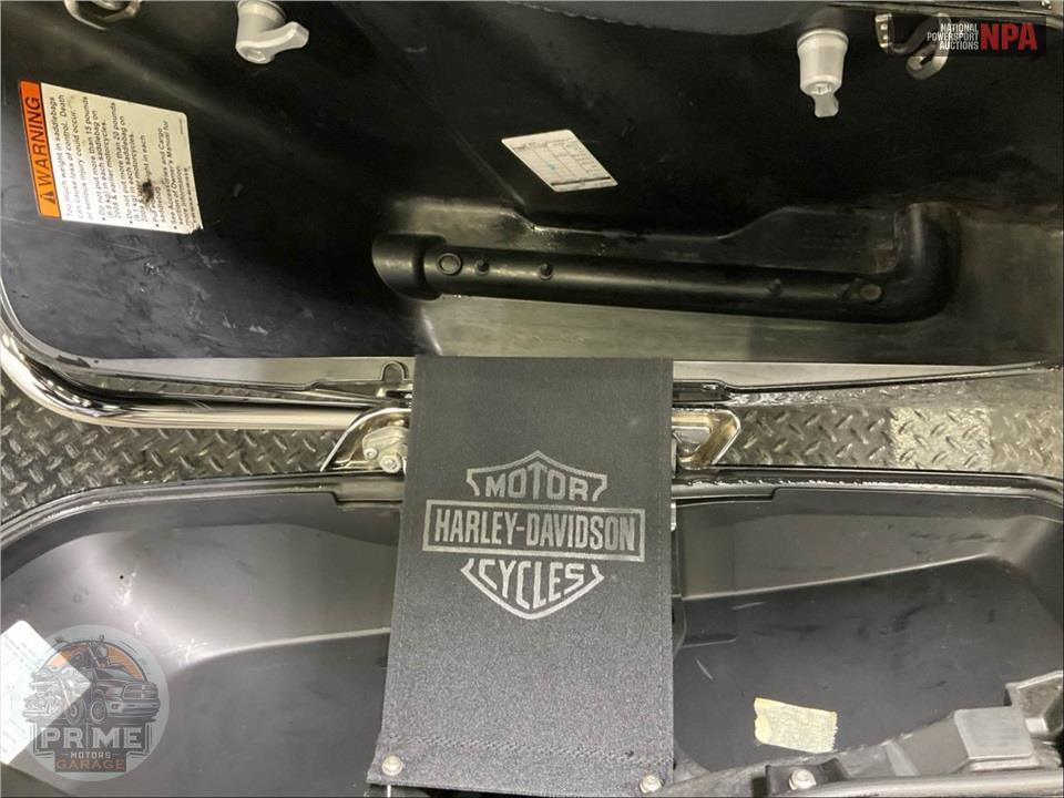 2017 Harley-Davidson FLTRU ROAD GLIDE ULTRA — фото 30