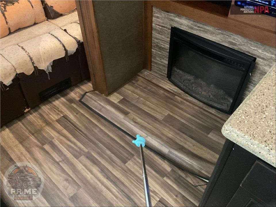 2017 Highland Ridge Rv M-348RLS - ROAMER FIFTH WHEEL SERIES — фото 21