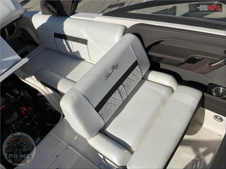 2017 Sea Ray Boats SLX-W 230 SLX SERIES L=23/E=1 370HP MERC IB — фото 41