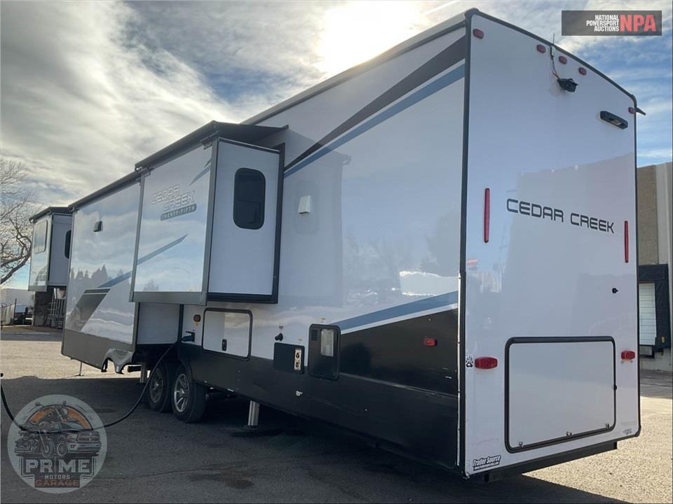 2024 Cedar Creek M-380MUD - FIFTH WHEEL SERIES — фото 3