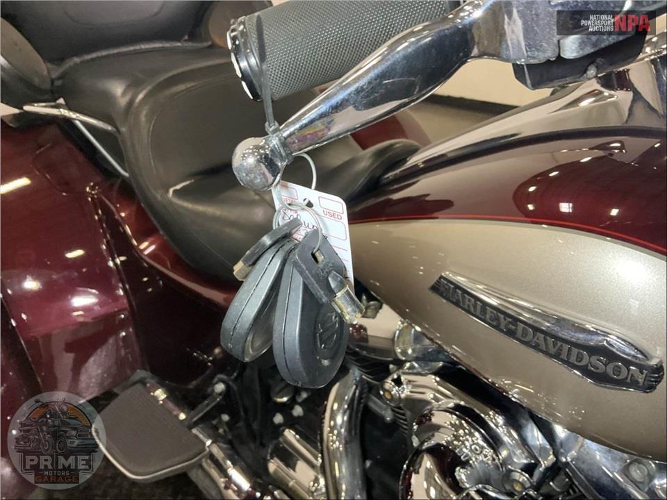 2018 Harley-Davidson FLHTCUTG TRI GLIDE ULTRA — фото 12