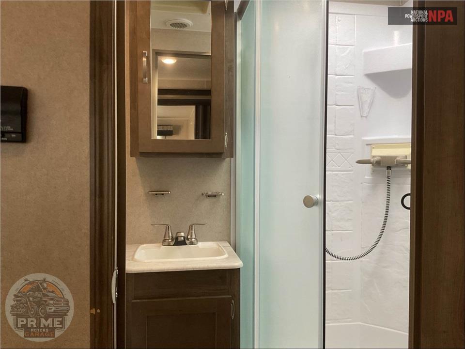 2019 Palomino By Forest River M-32RBFQ - PUMA SERIES — фото 20