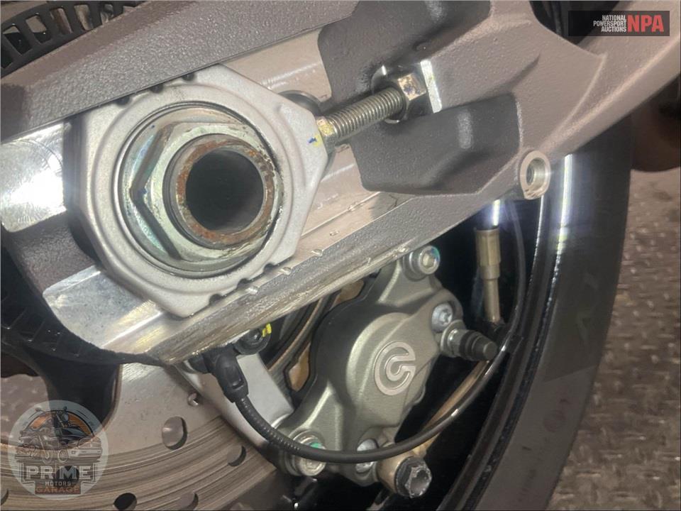 2025 Ducati PANIGALE V2 — фото 25
