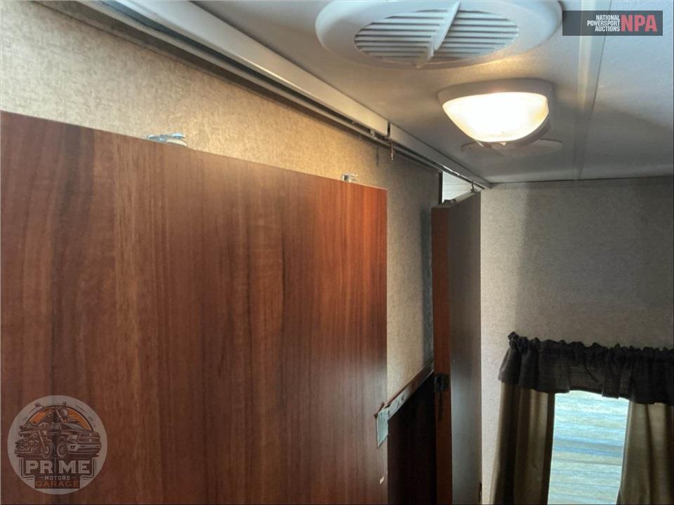 2015 Heartland Rvs M-24BHS - NORTH TRAIL SERIES — фото 18
