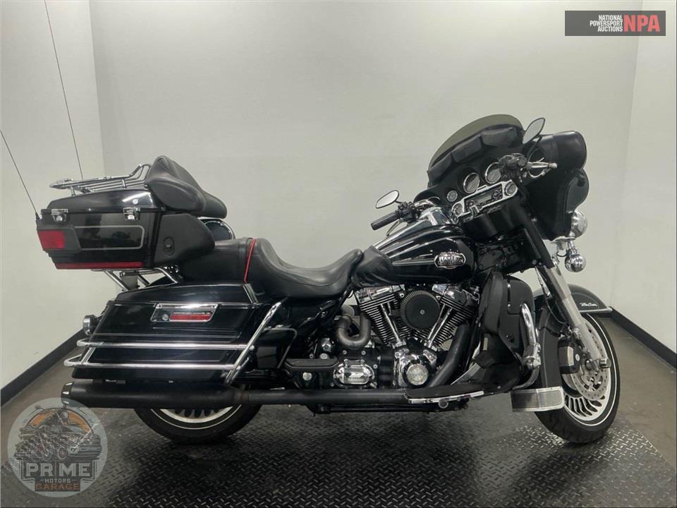 2010 Harley-Davidson FLHTCU ULTRA CLASSIC ELECTRA GLIDE — фото 1