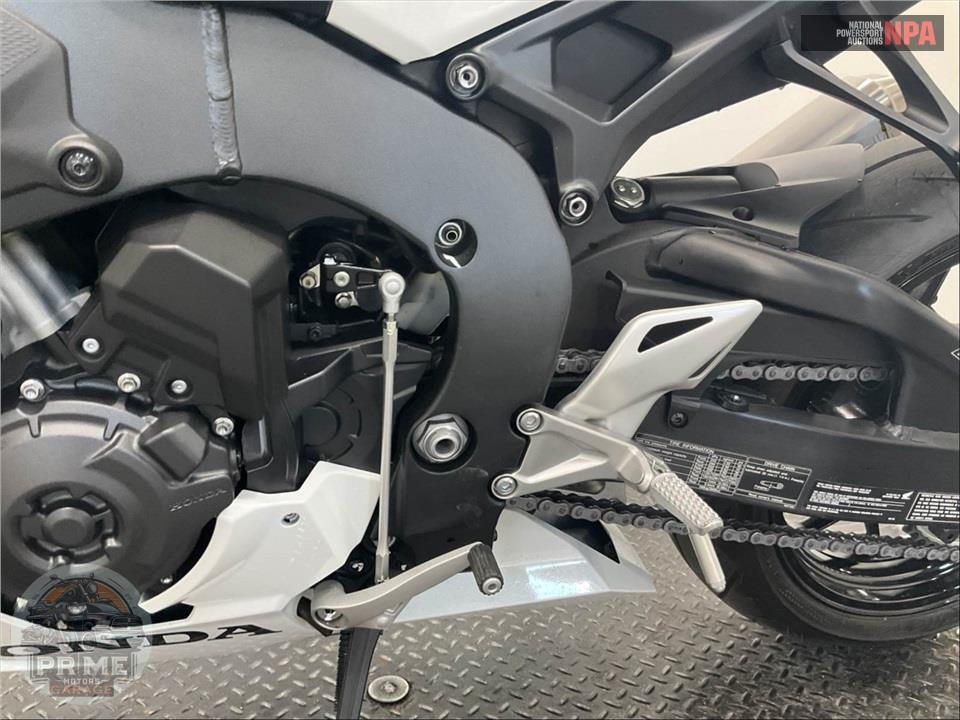 2026 Honda CBR1000RR — фото 10