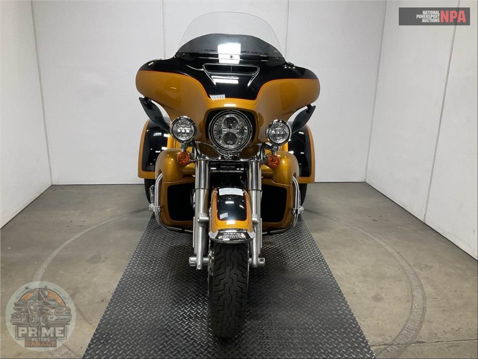2023 Harley-Davidson FLHTCUTG TRI GLIDE ULTRA CLASSIC — фото 2