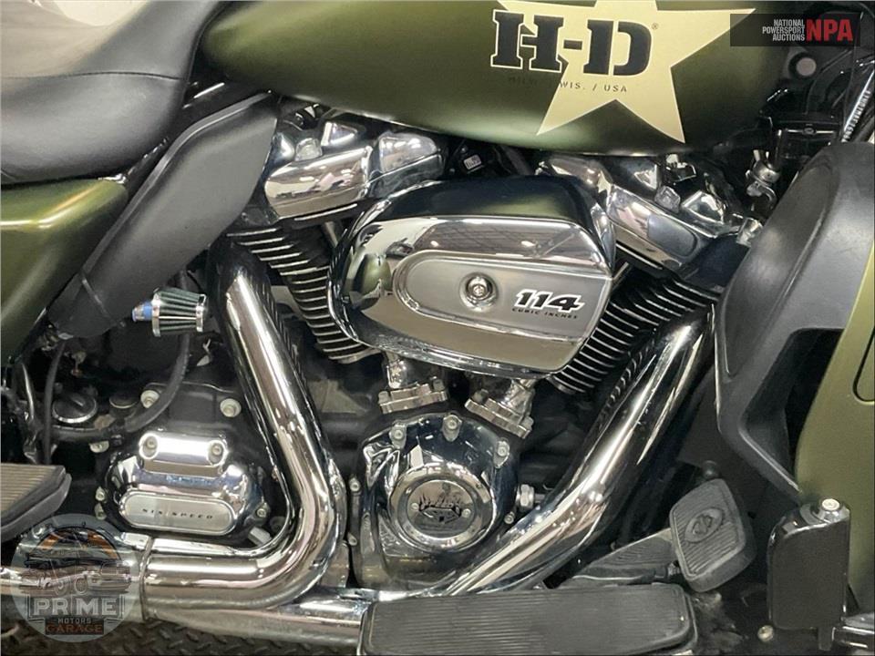 2022 Harley-Davidson FLHTCUTG TRI GLIDE ULTRA CLASSIC — фото 6