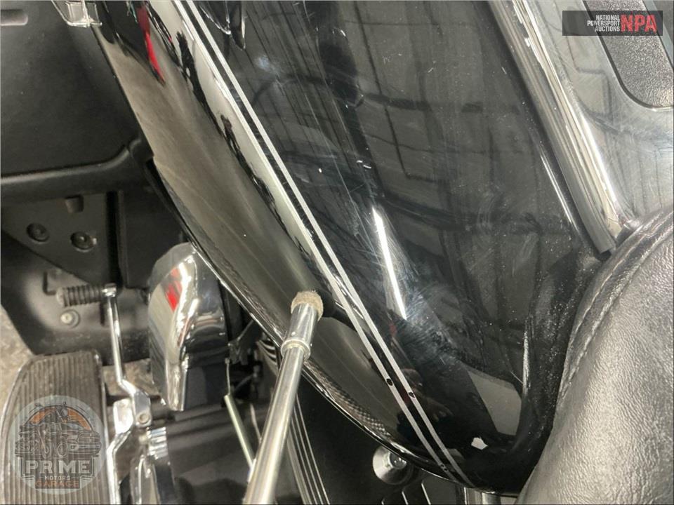2015 Harley-Davidson FLHTCU ULTRA CLASSIC ELECTRA GLIDE — фото 10