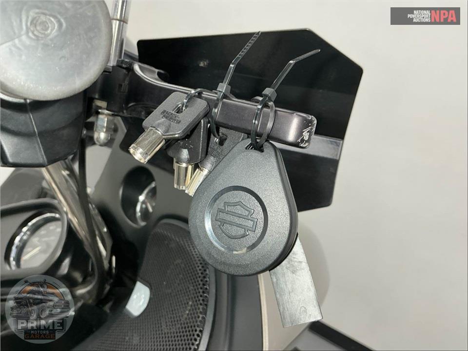 2018 Harley-Davidson FLTRU ROAD GLIDE ULTRA — фото 13