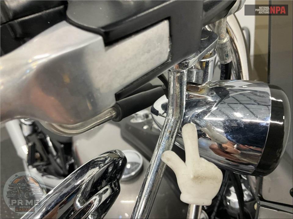 2016 Harley-Davidson FXDB STREET BOB — фото 43