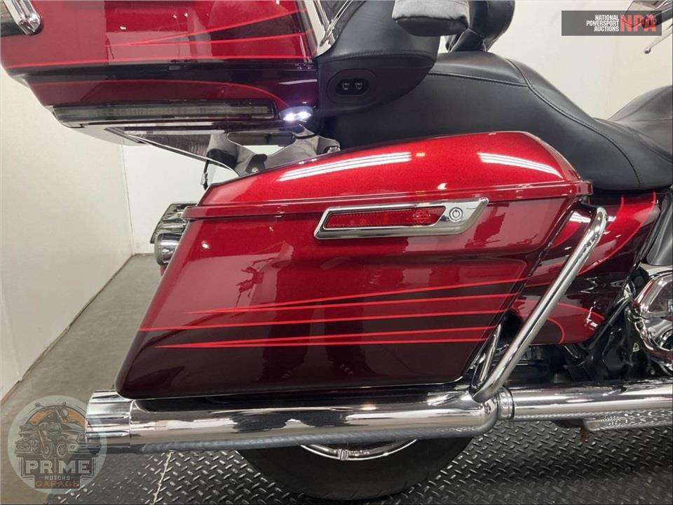 2015 Harley-Davidson FLTRUSE CVO ROAD GLIDE ULTRA — фото 18