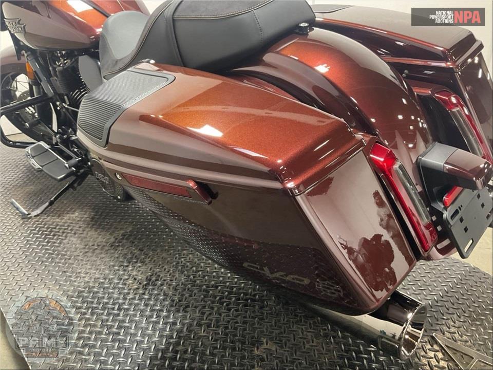 2024 Harley-Davidson FLHXSE CVO STREET GLIDE — фото 15