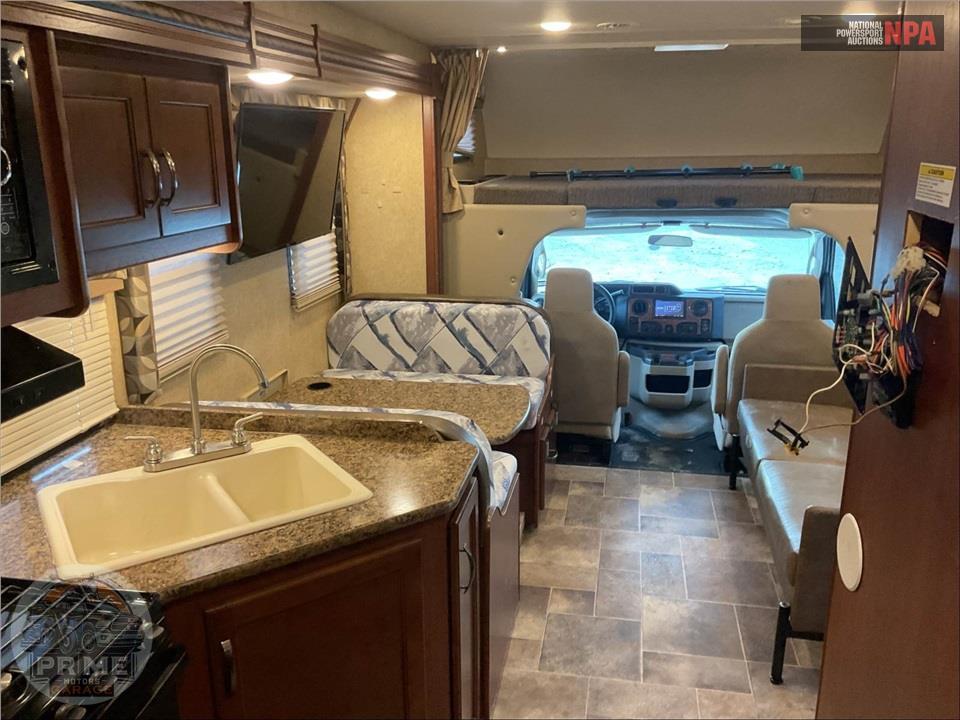 2016 Thor Motor Coach M-28Z E450-V10 - CHATEAU SERIES — фото 10