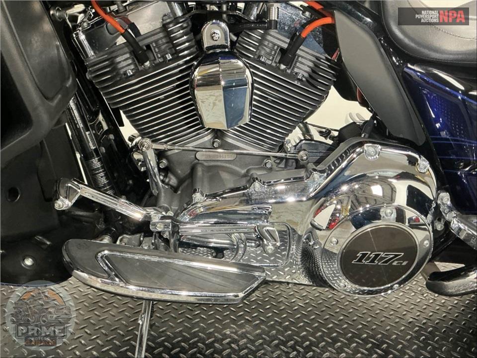 2016 Harley-Davidson FLHXSE CVO STREET GLIDE SPECIAL — фото 7
