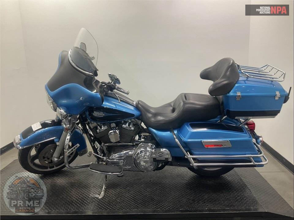 2011 Harley-Davidson FLHTC ELECTRA GLIDE CLSC — фото 3