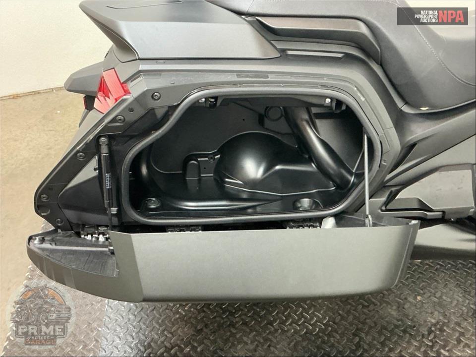 2025 Honda GOLD WING 50TH ANNIVERSARY — фото 18