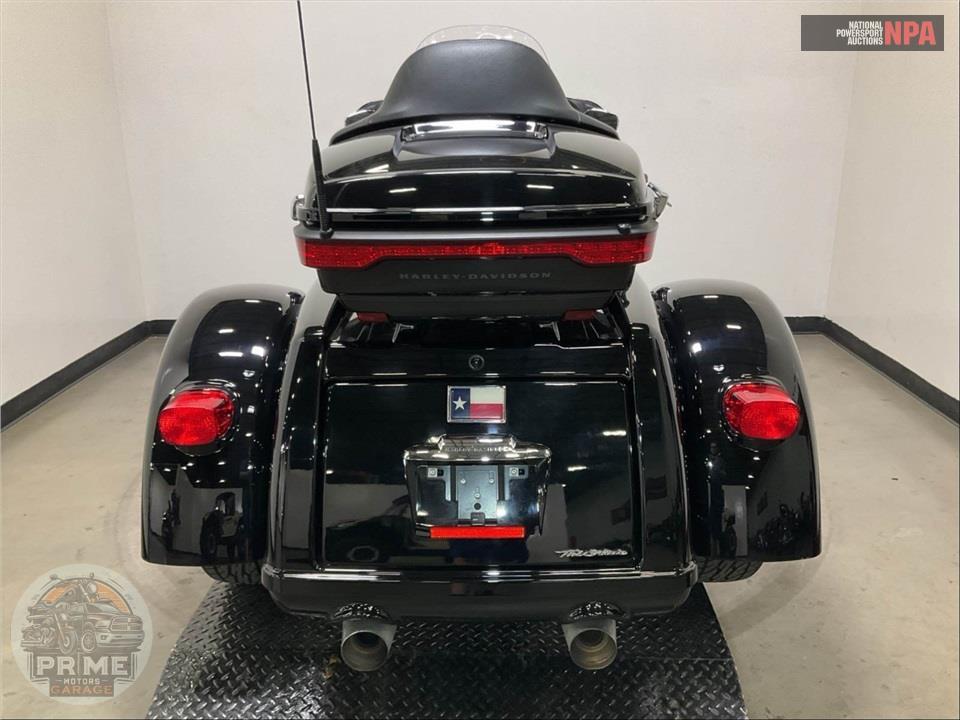 2021 Harley-Davidson FLHTCUTG TRI GLIDE ULTRA CLASSIC — фото 3