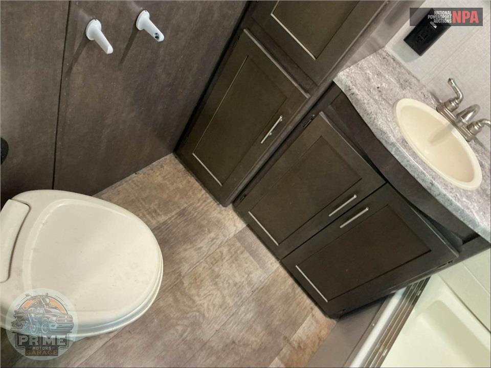 2017 Crossroads Rv M-26 SI - SUNSET TRAIL GRAND RESERVE SERIES — фото 19