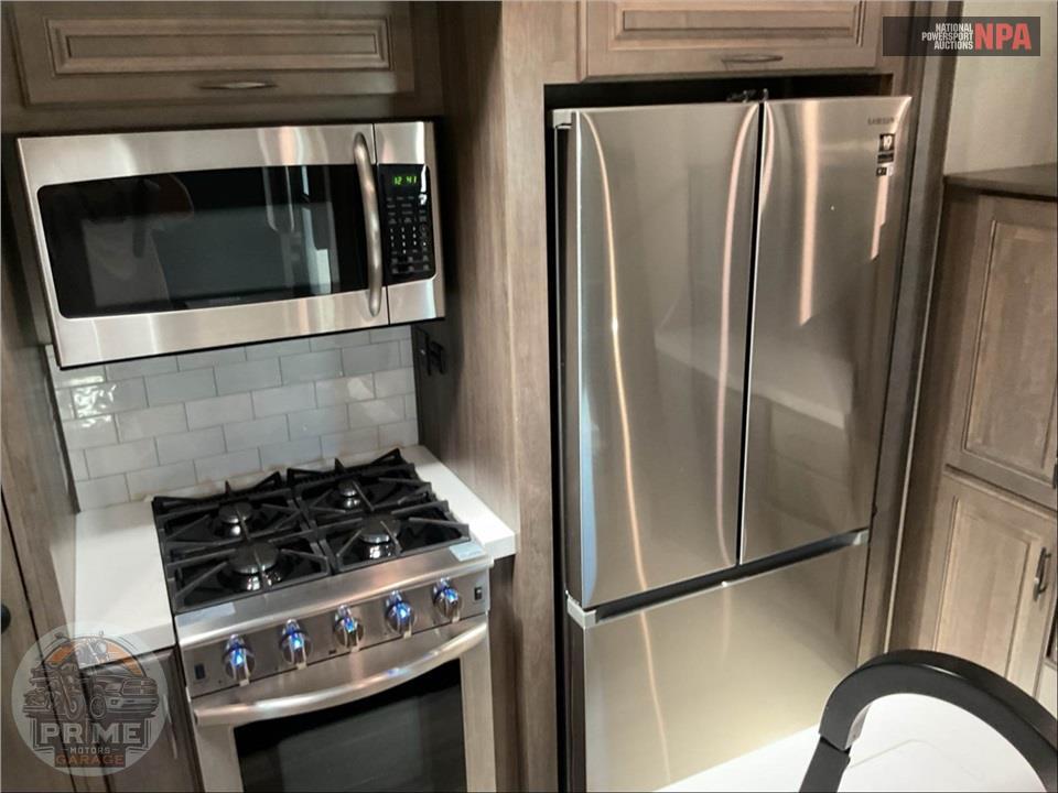 2022 Grand Design Recreational Vehicles M-380FL - SOLITUDE FIFTH WHEEL SERIES — фото 21