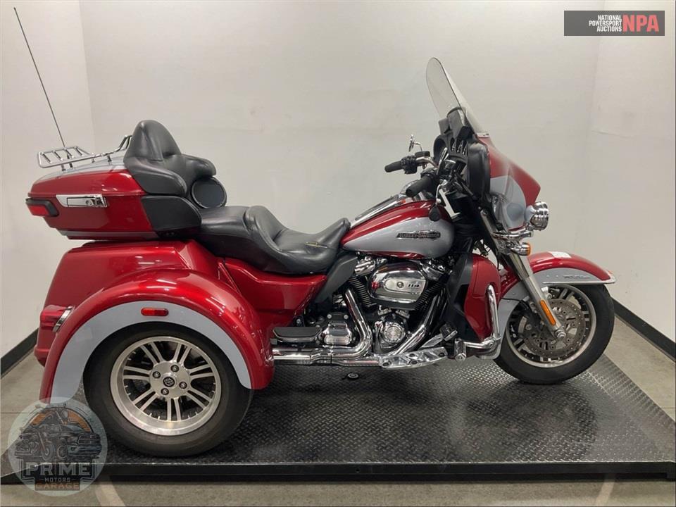2019 Harley-Davidson FLHTCUTG TRI GLIDE ULTRA — фото 1