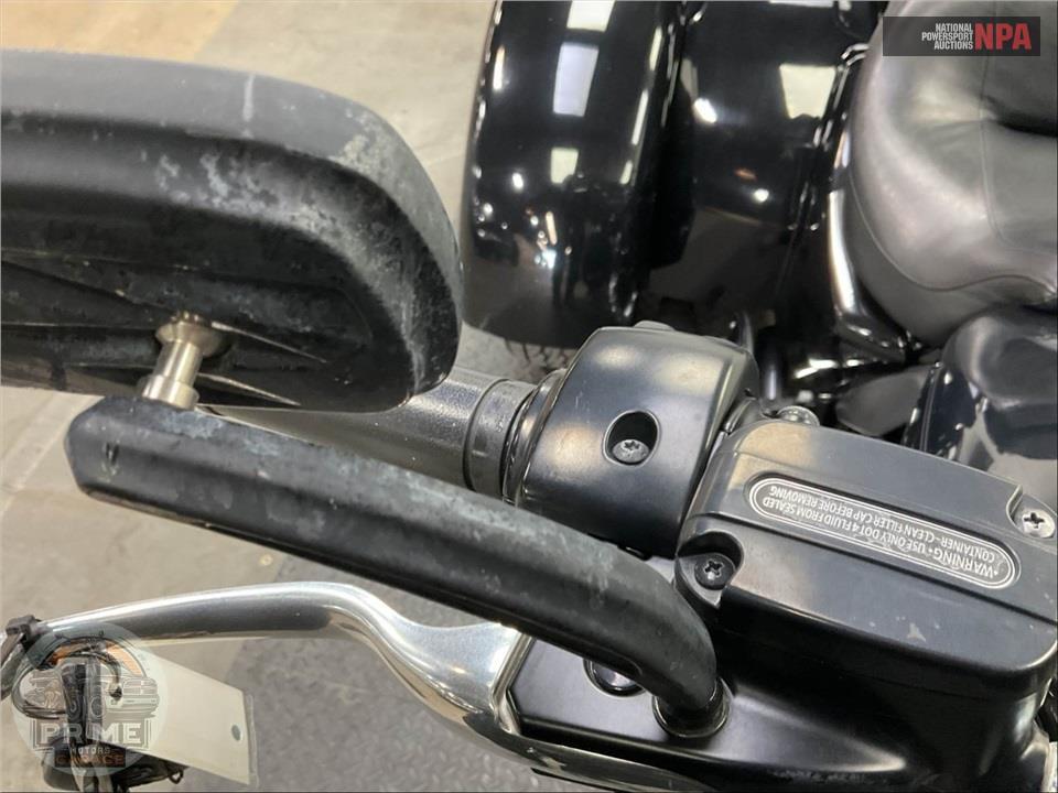 2013 Harley-Davidson FLHTCUTG TRIGLIDE UL CLSC — фото 87