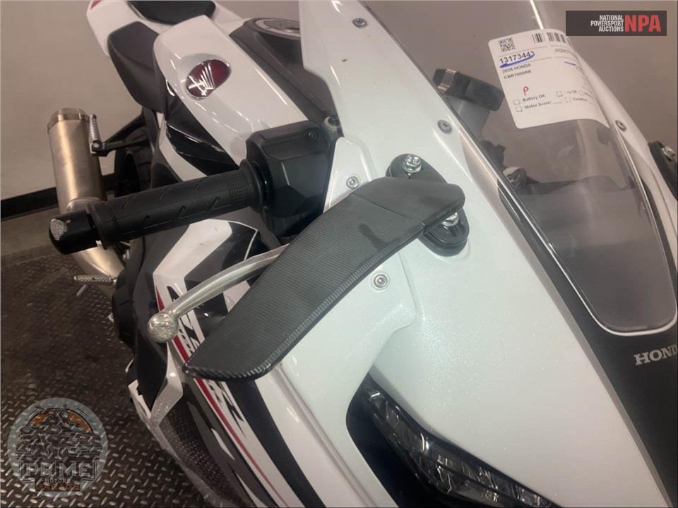 2025 Honda CBR1000RR — фото 26