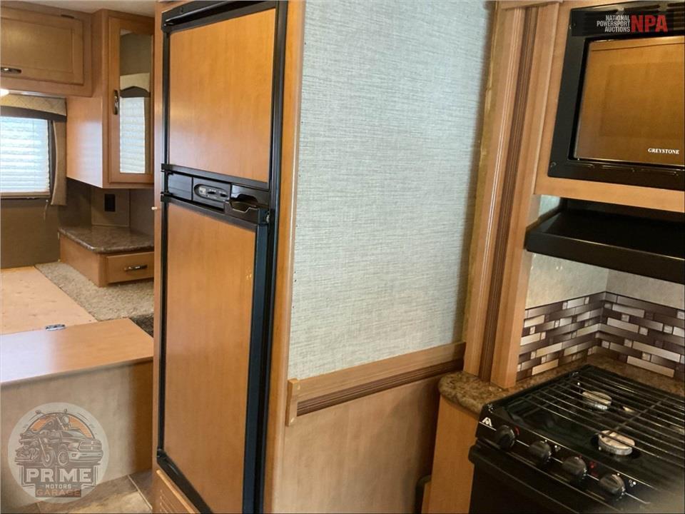 2017 Thor Motor Coach M-28Z E450-V10 - CHATEAU SERIES — фото 26