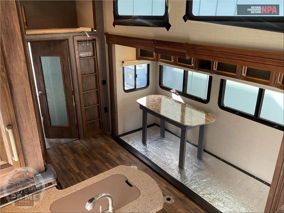 2016 Keystone Rv M-326 SRX - COUGAR TOY HAULER TOY HAULER SERIES — фото 8