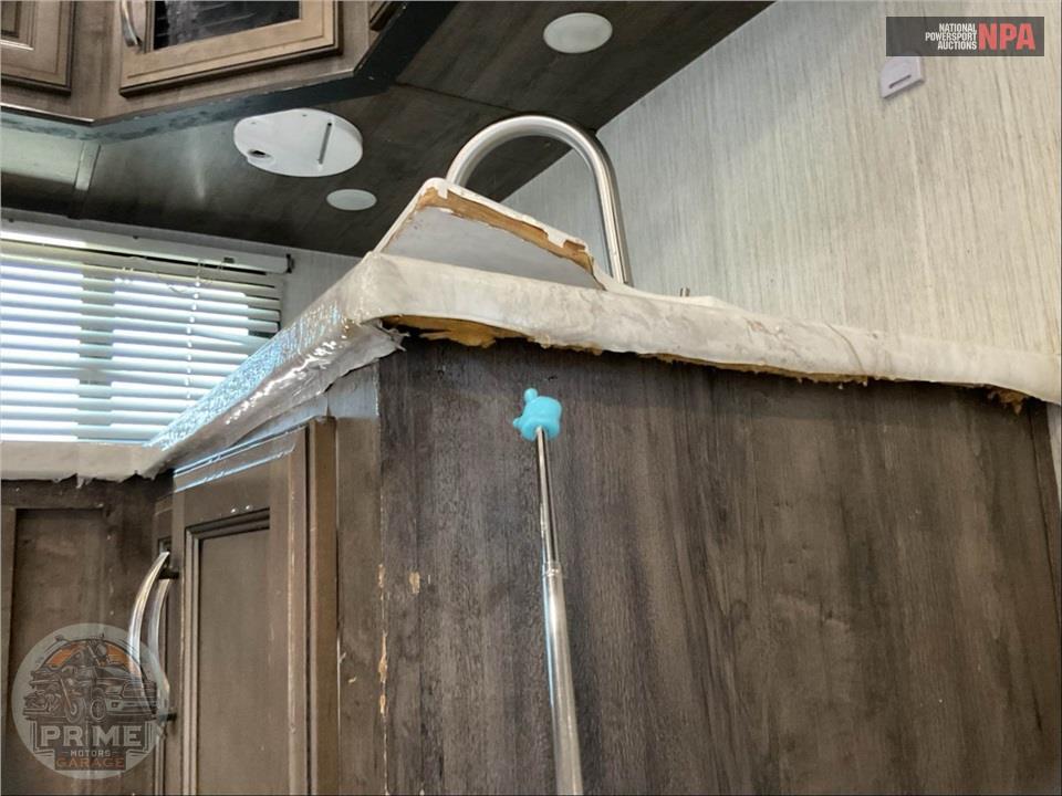2020 Sierra By Forest River M-3330BH C-CLASS FIFTH WHEEL SERIES — фото 14