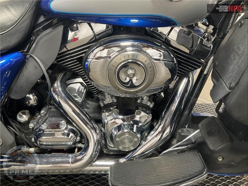 2010 Harley-Davidson FLHTCUTG TRIGLIDE ULTRA CLASSIC — фото 7