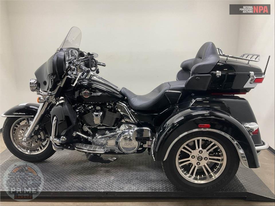 2024 Harley-Davidson FLHTCUTG TRI GLIDE ULTRA CLASSIC — фото 3