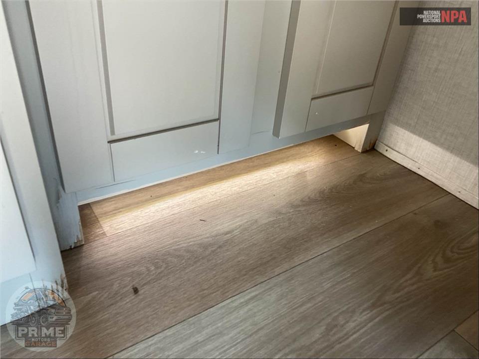 2021 Redwood Rv M-4001 LK - FIFTH WHEEL SERIES — фото 40