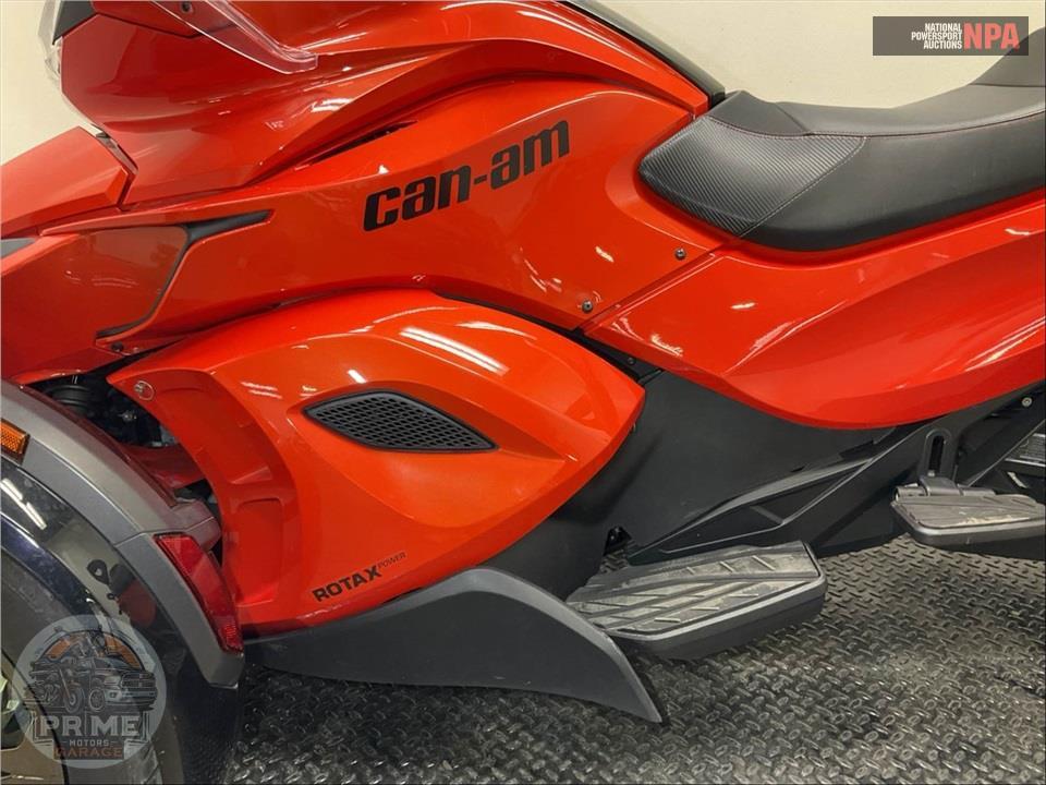 2016 Can-Am SPYDER ST-S SE5 — фото 7